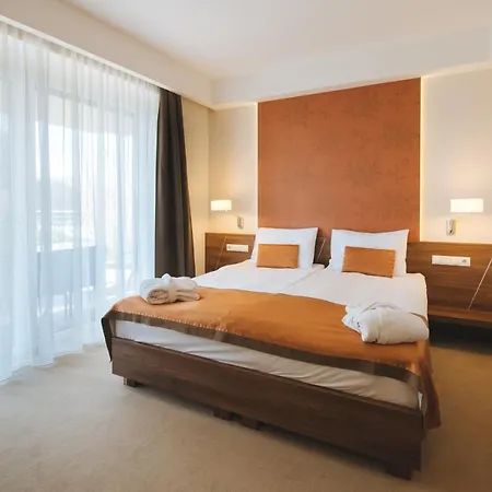 Imola Platan 4* 에게르