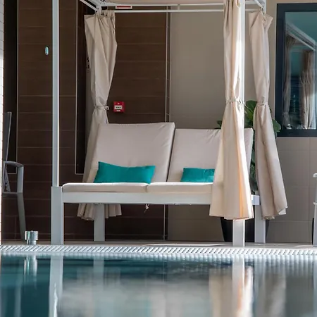 Imola Platan - Adults Only אגר