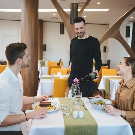 Imola Platan 4* Eger
