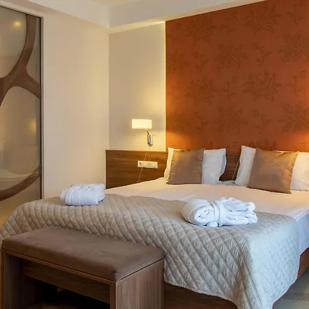 Imola Platan - Adults Only 4*