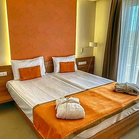 מלון Imola Platan - Adults Only 4*